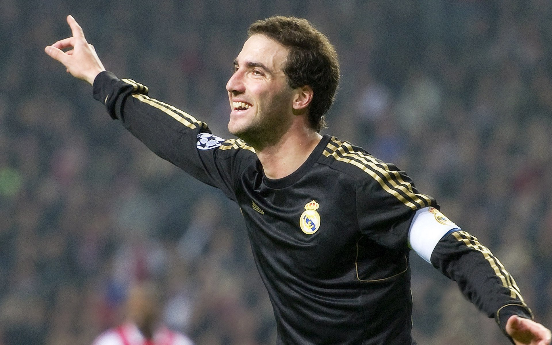 德甲节奏快如闪电：攻守换位，场面火爆！，德甲进攻型球队